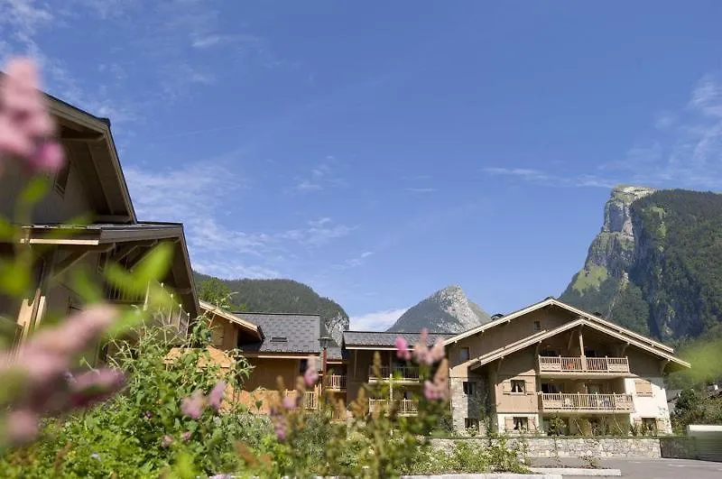 Aparthotel Cgh Residences & Spas La Reine Des Pres Samoëns